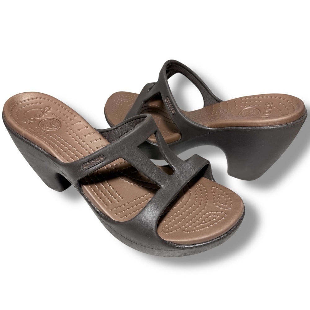 Crocs Cyprus II Sandals in Espresso/Bronze - Picture 2 of 8